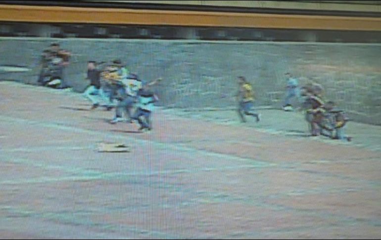 El ataque ocurrió alrededor de las 15:30 horas, cuando los alumnos se manifestaban al interior del CCH de Azcapotzalco. ESPECIAL