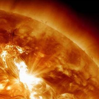 Observatorio de la NASA muestra video de erupción solar