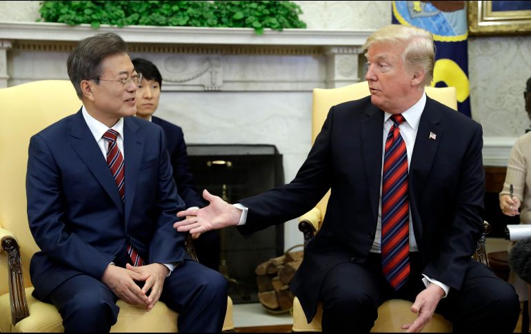Moon dijo a Trump que enviará este miércoles un enviado a Pyongyang para reunirse con Kim, el líder norcoreano. AP/ ARCHIVO