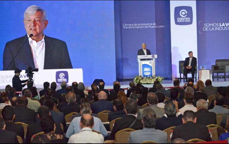 López Obrador se comprometió a apoyar a las Pequeñas y Medianas Empresas y eliminar inspecciones para evitar extorsión. SUN