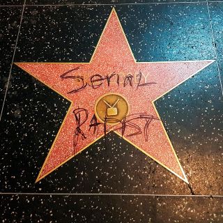 Vandalizan estrella en Hollywood de Bill Cosby