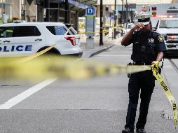 Las calles aledañas al lugar están cerradas mientras se llevan a cabo las investigaciones pertinentes. AP / J. Minchillo