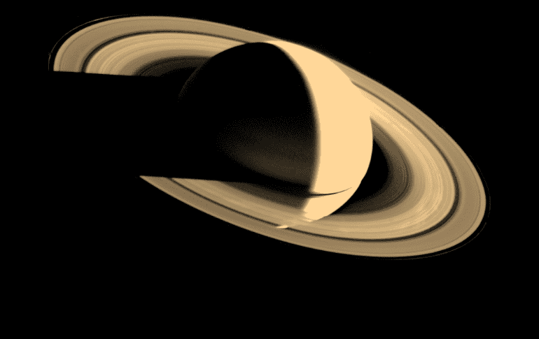 Cassini finalizó su misión el 15 de septiembre de 2017, luego de orbitar por 13 años a Saturno, sus anillos y lunas, pero los científicos continúan el análisis de sus datos. ESPECIAL / nasa.gov