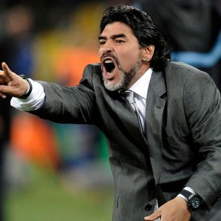 Diego Armando Maradona, como pez en el agua