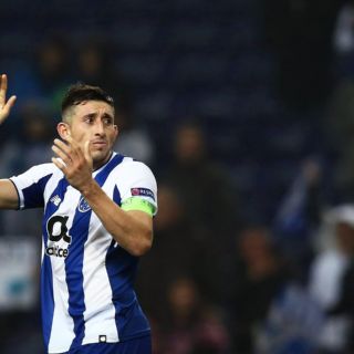 El Tottenham muestra interés por fichar a Héctor Herrera