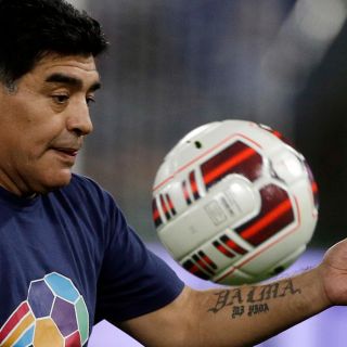 Maradona, genial con la pelota, pero inestable como DT