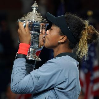 Osaka gana el US Open; Serena pierde los papeles