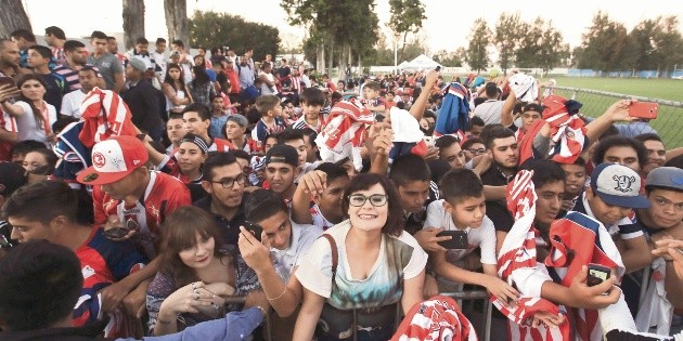 Chivas se aleja del pueblo
