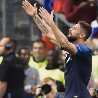 Francia gana por primera vez tras conquistar Rusia