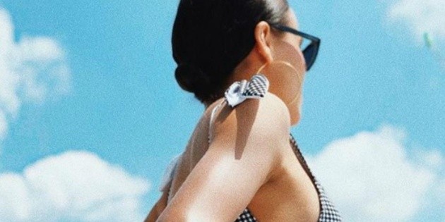 Yuya se deja ver en traje de ba&ntilde;o