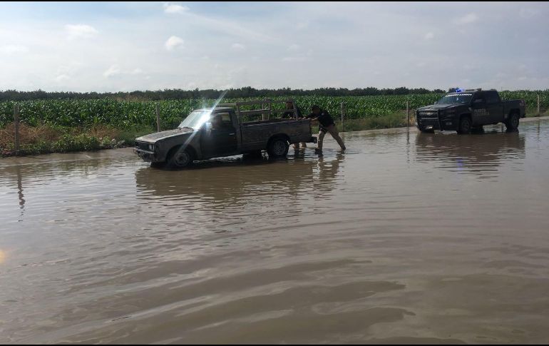 Ambos municipios registraron intensas lluvias que dejaron inundaciones y cientos de familias damnificadas. TWITTER / @GobDeCoahuila