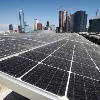 California se compromete a producir 100% energía "limpia" en 2045