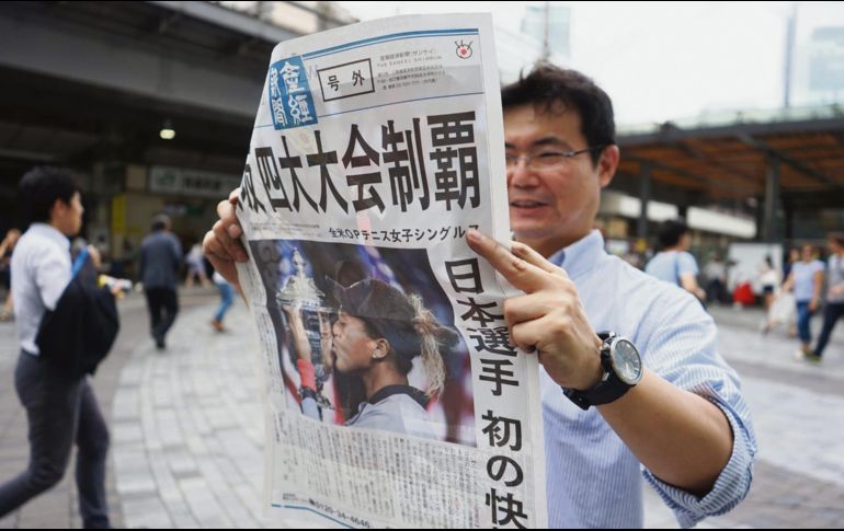 El triunfo de Naomi Osaka acaparó los titulares en los diarios japoneses. AP