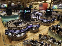 El NYSE Composite muestra un descenso de 35.69 puntos, ubicándose en 12 mil 892.98 unidades. AP / ARCHIVO