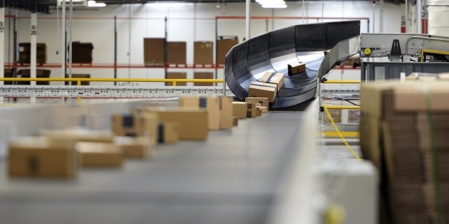 Amazon planea vender y enviar &aacute;rboles grandes de Navidad