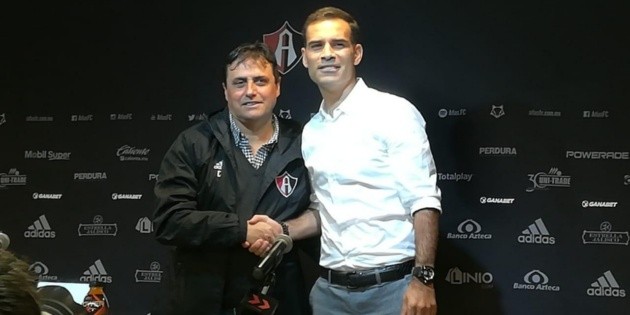 Presentan a Guillermo Hoyos en Atlas