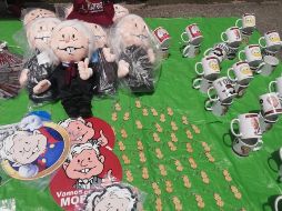 La imagen de López Obrador está en diversos productos, con una amplia variedad de precios. SUN