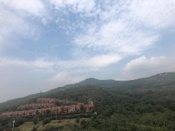 En una de las fotos, tomada por West desde el balcón del hotel en el que se hospeda, deja ver las montañas que rodean Cali. INSTAGRAM/kanyewest