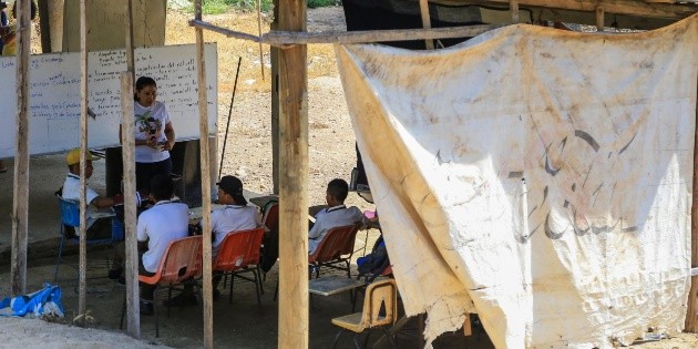 A un a&ntilde;o del sismo, 18 mil alumnos toman clase en aulas provisionales