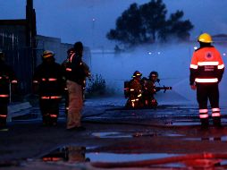 Una fuga de gas causada por una toma clandestina obligó la madrugada de hoy al desalojo de más de mil 300 personas en siete colonias y un hospital. EFE/H. Ríos