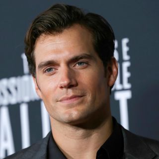 Representante niega que Henry Cavill deje "Superman"