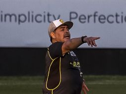 Falta saber si Maradona ya entregó los papeles que lo acreditan como director técnico al Ascenso Mx para poder ser registrado. MEXSPORT / ARCHIVO