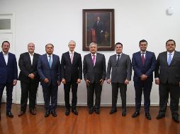 El Presidente electo, Andrés Manuel López Obrador, se reunió ayer con mandatarios estatales, entre ellos Aristóteles Sandoval y el gobernador electo de Jalisco, Enrique Alfaro. NOTIMEX
