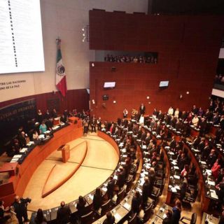 Caso Ayotzinapa confronta a Morena y PRI en el Senado
