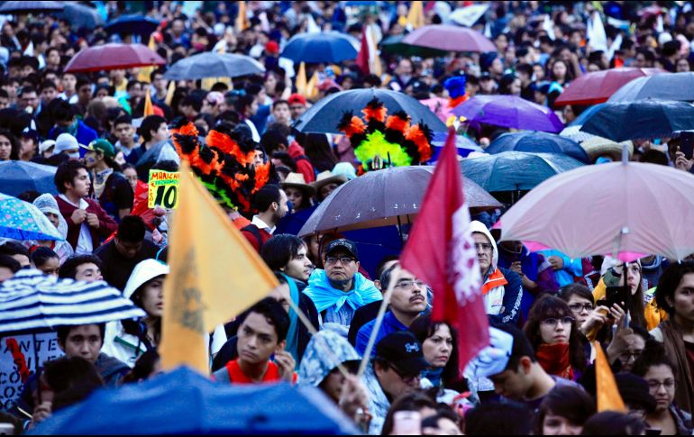 En completo silencio, los participantes marcharon por Paseo de la Reforma hacia el Zócalo capitalino. NTX/J. Lira