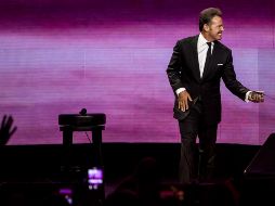 El concierto que ofreció el cantante mexicano, tuvo duración de casi dos horas y media.  NTX / ESPECIAL