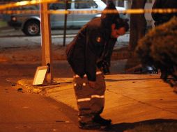 Los cuerpos de tres presuntos delincuentes quedan enlazados, mientras que el cuarto, es alcanzado por las balas cuando intentaba huir. EL INFORMADOR / ARCHIVO