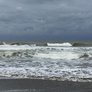 Habrá lluvias y oleaje elevado en Guerrero