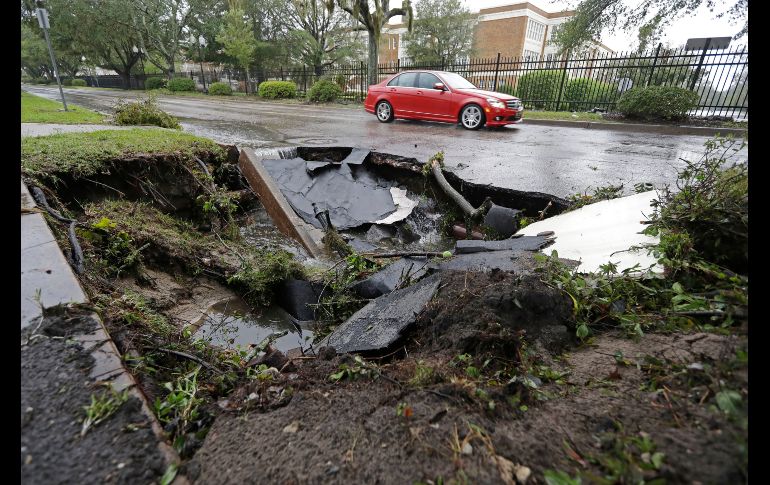 Un socavón que se formó en Wilmington, Carolina del Norte.