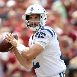 Luck se enciende en momentos clave y lleva a los Colts al triunfo