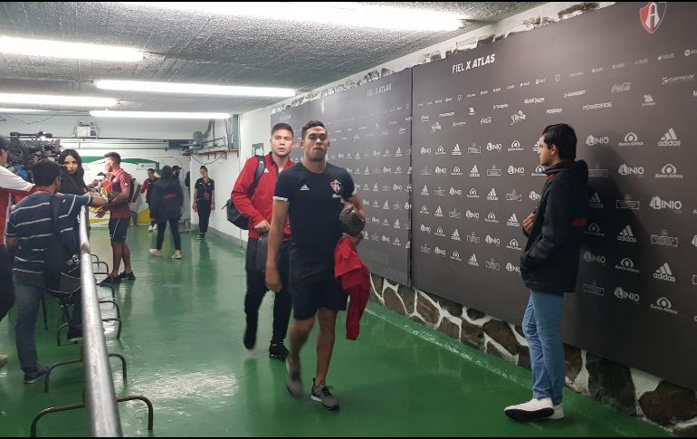 Al finalizar el partido, los más de 22 mil aficionados abuchearon a los jugadores que no les quedó de otra más que apechugar. EL INFORMADOR / J. Robles