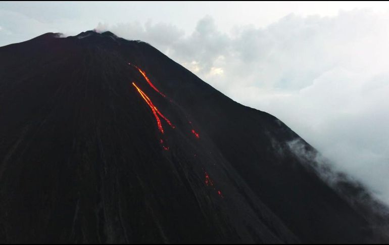 El Insivumeh reporta caída de ceniza en las poblaciones de Sangre de Cristo, Panimaché y Morelia, entre otros. TWITTER/ @ConredGuatemala