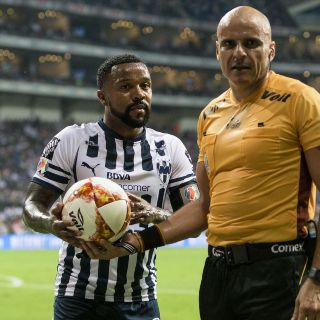 Chivas podría solicitar sanción sobre Pabón por mordisco a Pereira