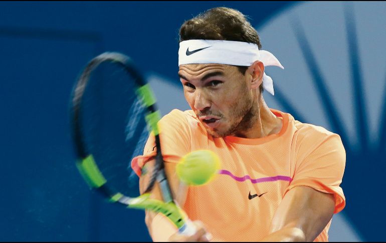 Rafael Nadal sigue manteniendo ventaja sobre Roger Federer y el serbio Novak Djokovic. AP