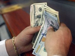 El billete verde se adquiere en un mínimo de 17.60 pesos. EL INFORMADOR / ARCHIVO