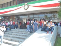 Los manifestantes realizaron pintas con el mensaje 