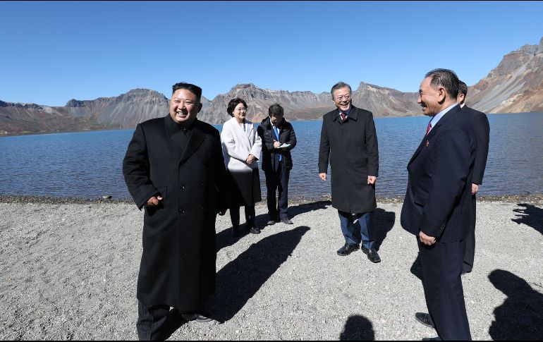 “Hemos acordado hacer de la Península de Corea una tierra de paz libre de armas y de la amenaza nuclear”, dijo el líder norcoreano. EFE/Prensa de Pyongyang