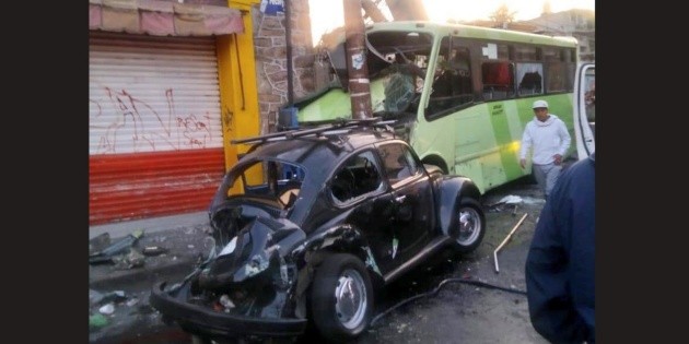 Autob&uacute;s ocasiona carambola y atropella peatones en CDMX