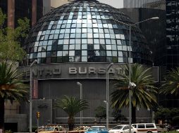 En el mercado accionario local se opera con un volumen de 4.2 millones de títulos, por un importe económico de 54.6 millones de pesos. NTX / ARCHIVO