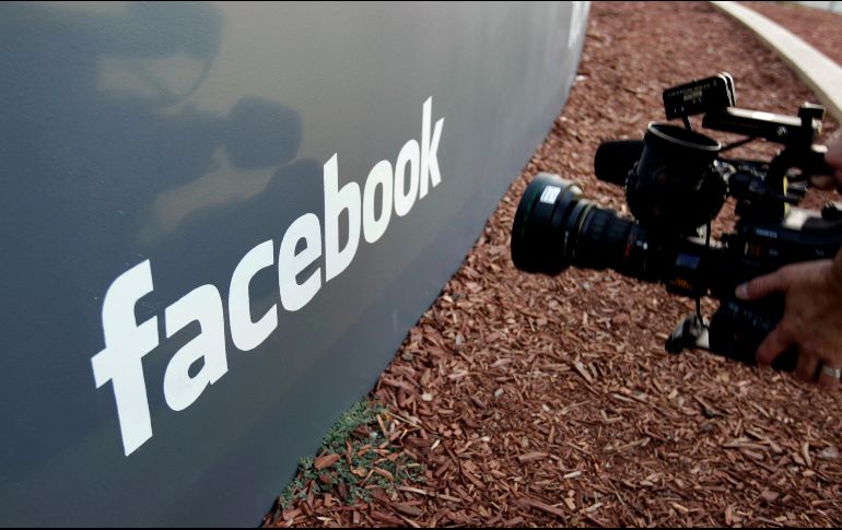 En febrero pasado, la Comisión europea lamentó que redes sociales como Facebook no han ajustado suficientemente sus condiciones a las exigencias de la UE. AP / ARCHIVO