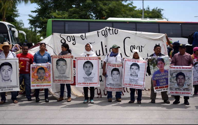 Los estudiantes arrojaron los proyectiles al portón de la infantería, a su interior y a un cajero, sin que hubiera lesionados por estos hechos. SUN
