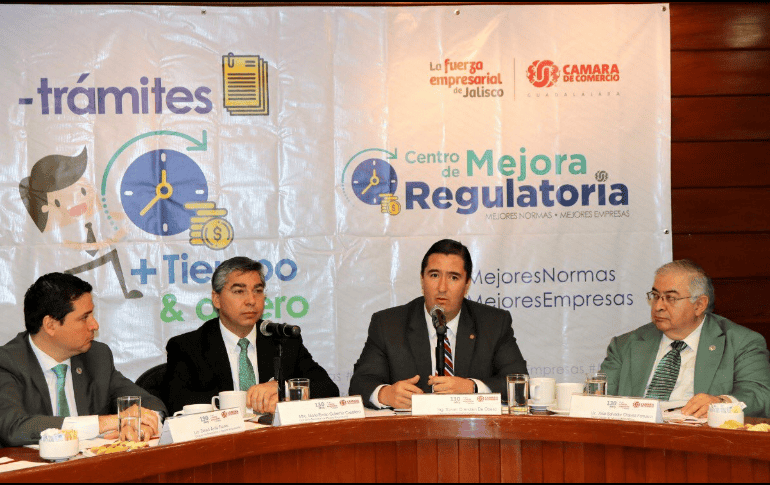 El comisionado nacional, Mario Emilio Gutiérrez Caballero, señaló que el sistema regulatorio en el país sigue siendo caótico. TWITTER / @CONAMER_MX