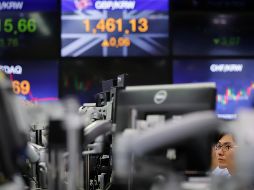 Reportan un balance semanal negativo en 0.57 por ciento menos respecto al viernes previo. AP/J. Jin-man