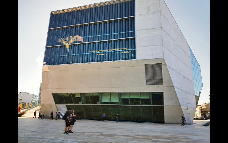 Casa da Musica. Este recinto es un proyecto arquitectónico de Rem Koolhaas.