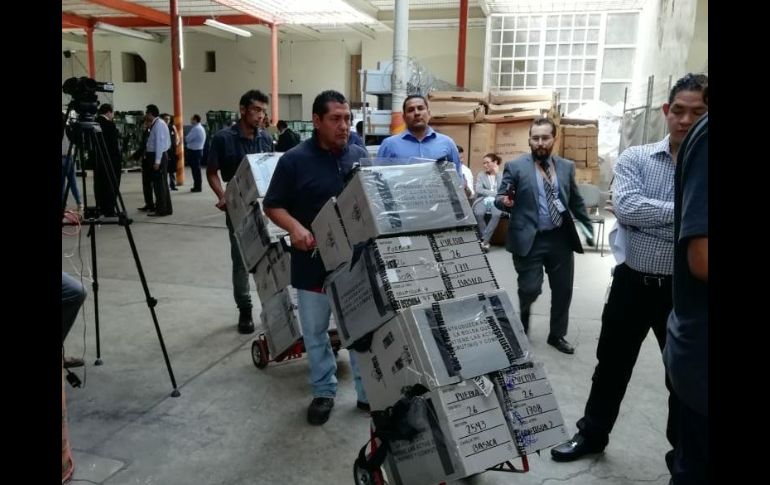 El movimiento de los paquetes desde el Instituto Electoral de Puebla. TWITTER@trielecpue