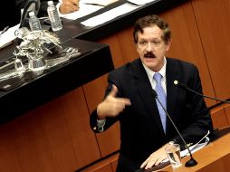 Romero Hicks afirmó que Acción Nacional trabaja en iniciativas con acento social y económico, como deducción de colegiaturas, servicio de guardería de manera igualitaria, y el aumento al salario mínimo. EL INFORMADOR / ARCHIVO